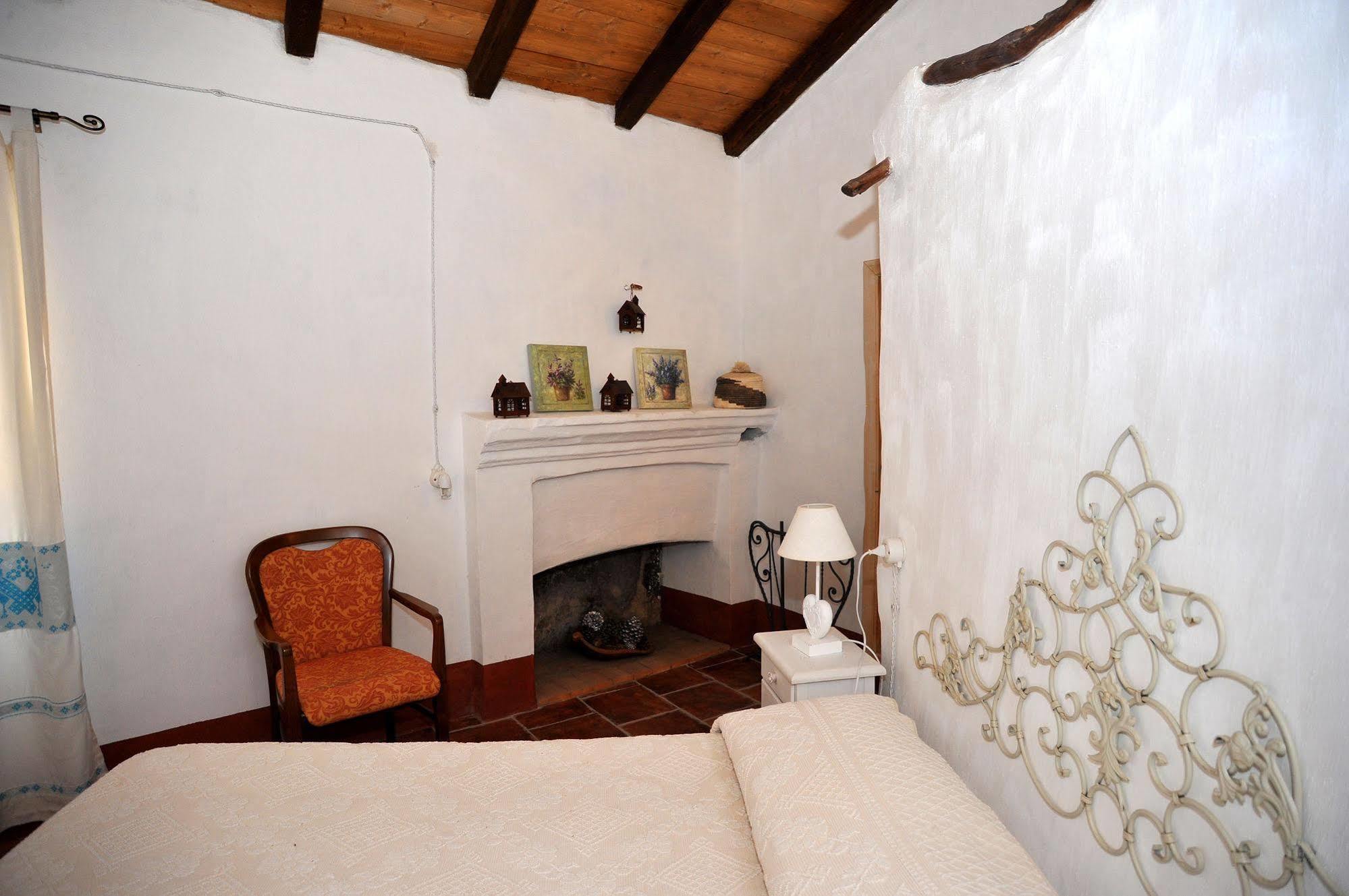 B&B Corte San Lussorio 오리에나 외부 사진