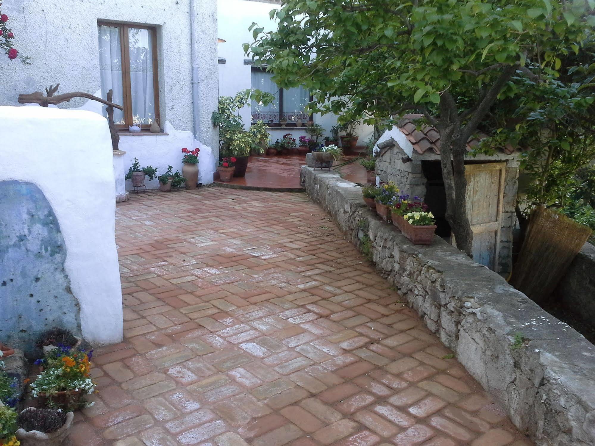 B&B Corte San Lussorio 오리에나 외부 사진